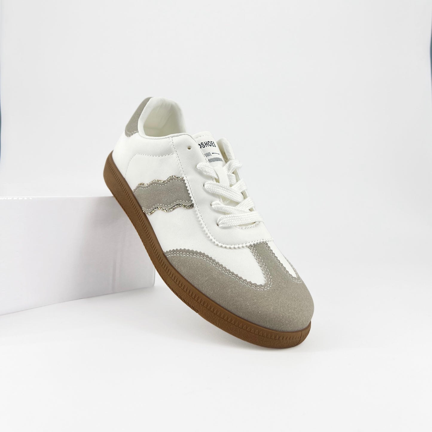 Solux Sneakers
